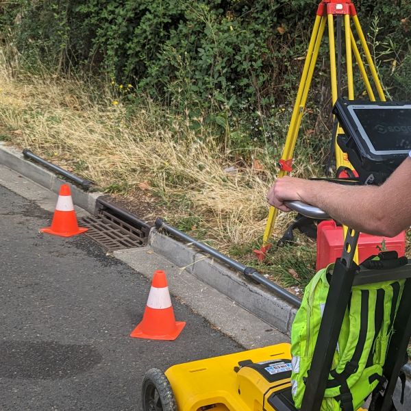 Détection et géoréférencement des réseaux souterrains.