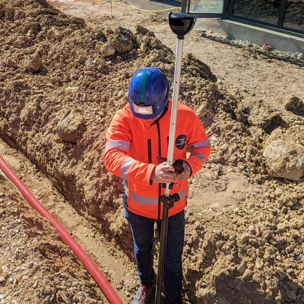 Formation détection géoréférencement : relevé des réseaux neufs posés avec un GPS.