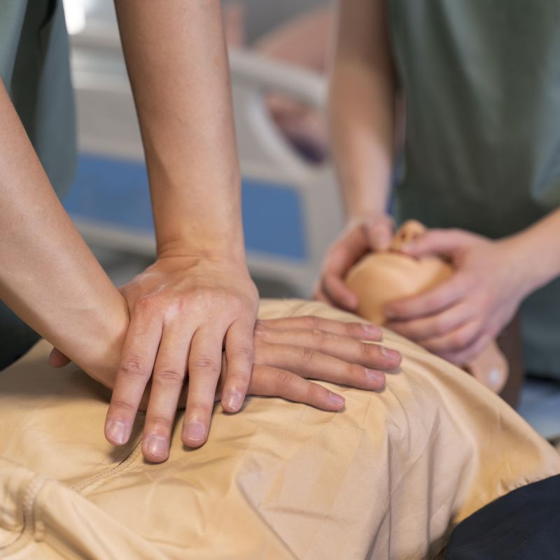 Action de prévention chantier pour apprendre les gestes de premier secours.