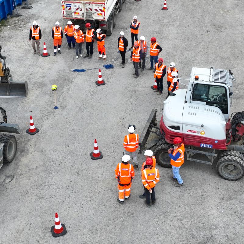 Action prévention chantier heurt engins et pietons.