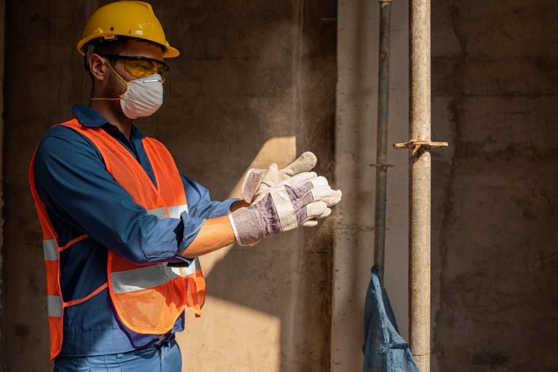 formation-sensibilisation-amiante Formation sensibilisation amiante : travailleur sur un chantier.